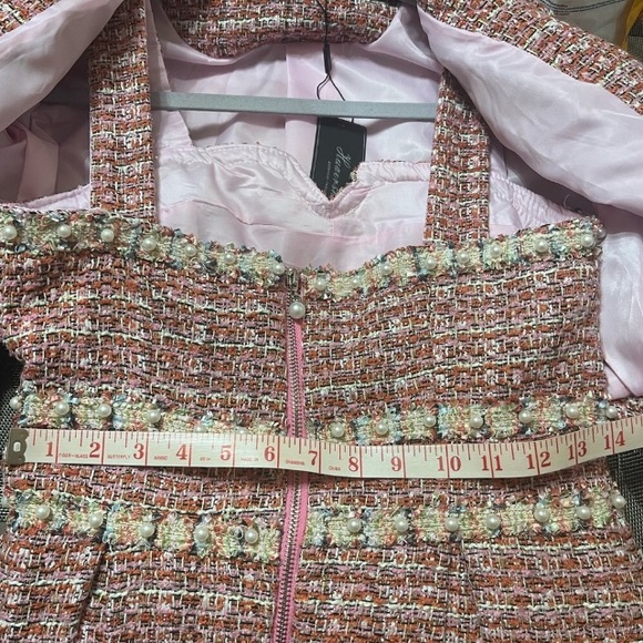 ⭐️SOLD⭐️Gorgeous tweed and pearl Jacket and Dress set - Picture 15 of 16
